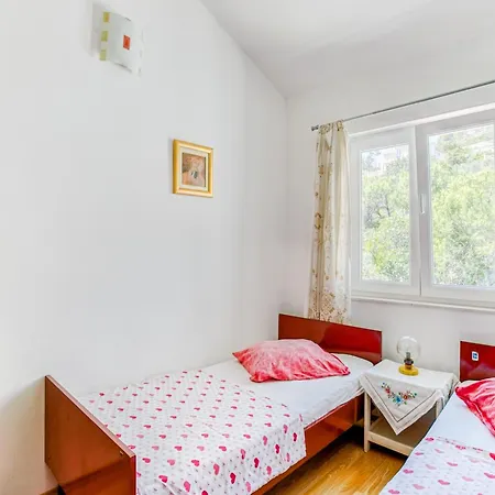 Apartman Alluring By The Sea Stomorska
